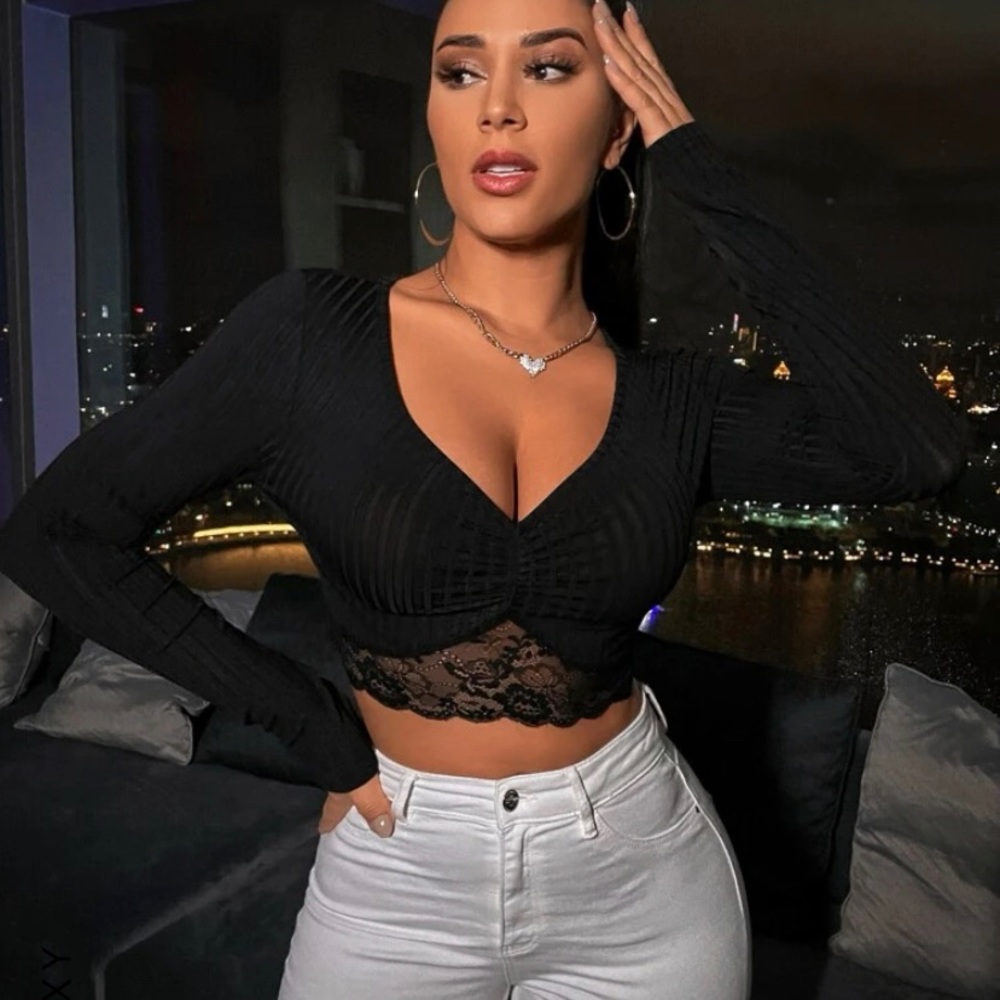 SHEIN Sxy plunging neck lace hem crop